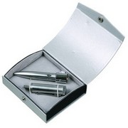 Авторучка с USB flash-памятью в подарочной коробке (1Gb); 10,7х9,3х3,3 см; металл